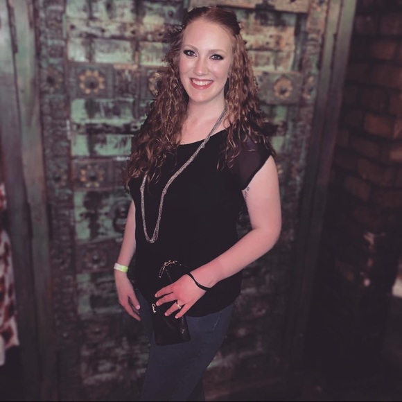 Meet your Posher, Jenni - Picture 3 of 5